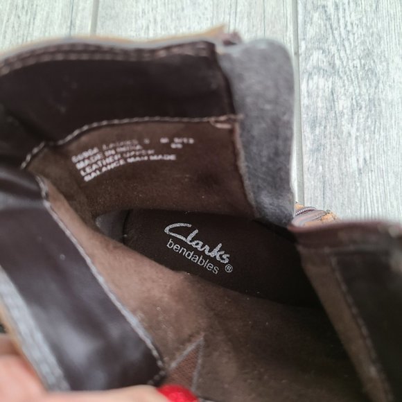 Clarks women's biker boots brown leather mid calf buckles size 8 - Picture 12 of 13
